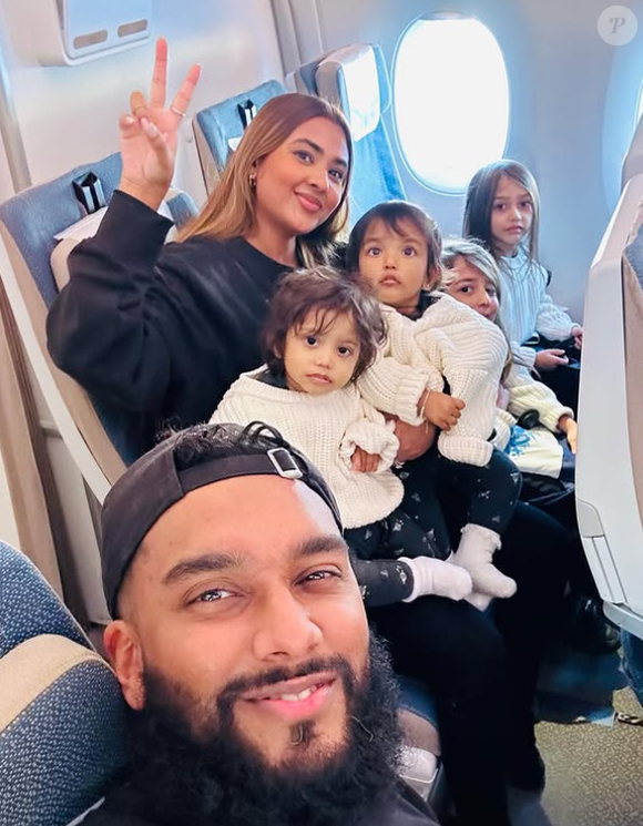 Dans le but de ne pas partager ses mauvaises ondes.

Hanaa Elah et Irshad, parents de cinq enfants dans "Familles nombreuses".
