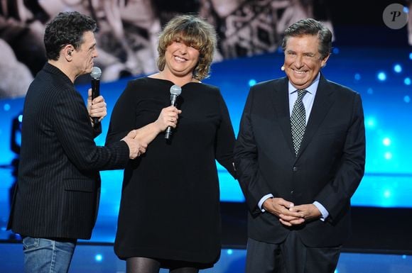 Elle était surtout la mère de son unique fille Virginie, 51 ans
Exclusif - Marc Lavoine, Jean-Pierre Foucault et sa fille Virginie Foucault - Surprises - Enregistrement de l'émission "La Chanson secrète 4", qui sera diffusée le 4 janvier 2020 sur TF1, à Paris. Le 17 décembre 2019
© Gaffiot-Perusseau / Bestimage