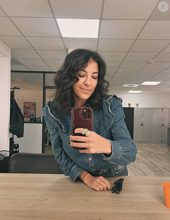 La comédienne s'y livre sur son quotidien sur le tournage, nous révélant quelques drôles d'anecdotes sans méconnues du grand public.

Kenza Saïb-Couton de "Demain nous appartient" sur Instagram