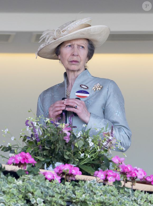 La semaine annuelle du Royal Ascot débute aujourd'hui à l'hippodrome d'Ascot, dans le Berkshire, au Royaume-Uni. Cinq jours de royauté, de célébrités et de mode. Ici, la princesse Anne.