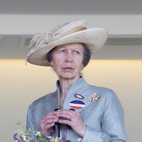 La semaine annuelle du Royal Ascot débute aujourd'hui à l'hippodrome d'Ascot, dans le Berkshire, au Royaume-Uni. Cinq jours de royauté, de célébrités et de mode. Ici, la princesse Anne.
