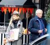 L'ancien Premier ministre vit sur place aux côtés de sa fille aînée Marie

Exclusif - Dominique de Villepin avec sa fille Marie et un ami, sortent de l'hôtel Mark à New York, le 19 janvier 2017.