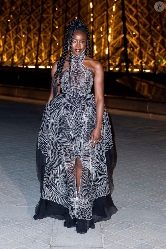 Danai Gurira - Photo Call du « Le Grand Diner du Louvre « lors de la Fashion Week  à Paris le 5 mars 2025. © Olivier Borde /Bestimage