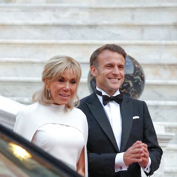 Le président de la République française Emmanuel Macron et sa femme la Première Dame Brigitte Macron arrivant au dîner d'état en l'honneur de la visite du couple présidentiel français au palais princier de Monaco, le 7 juin 2025. © Claudia Albuquerque/Bestimage