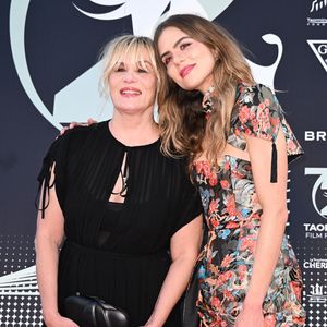 Emmanuelle Seigner et sa fille Morgane Polanski sur le tapis rouge lors de la 3e soirée du 72e Festival du film de Taormine, en Italie.
Zuma Press / Bestimage