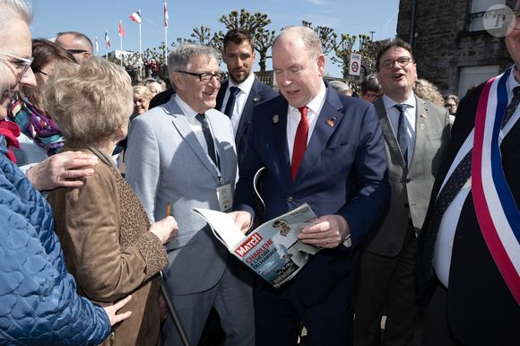 Le Prince Albert II de Monaco quitte la mairie pour se rendre à l'église Saint Laurent, le 10 avril 2025 à Torigny, France. Photo by David NIVIERE/ABACAPRESS.COM