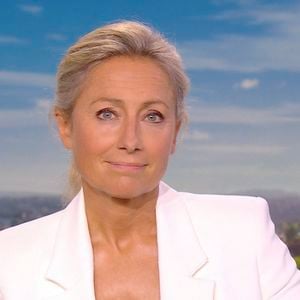 Dernier J.T de Anne-Sophie Lapix sur France 2 le 26 Avril 2025.
© Capture d'ecran France TV via Bestimage