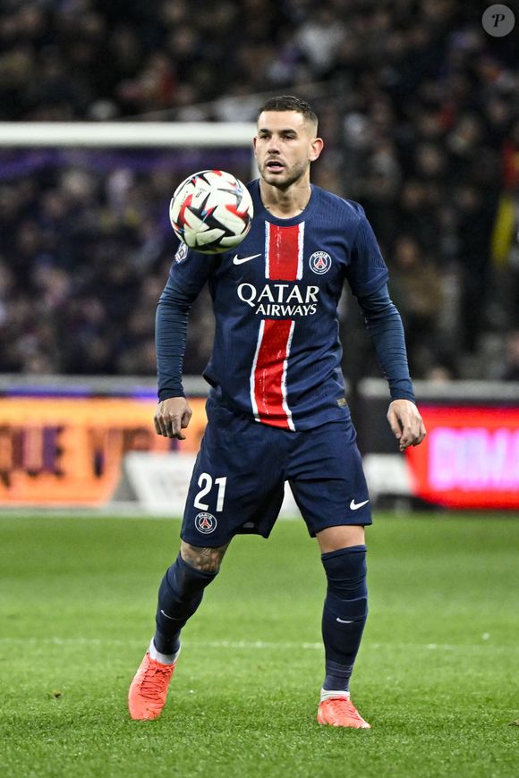 Lucas Hernandez (psg) lors du match de Ligue 1 McDonald's opposant le Toulouse Football Club - TFC - au Paris Saint-Germain - PSG - (0-1) au Stadium de Toulouse, France, le 15 février 2025. © Thierry Breton/PsnewZ/bestimage