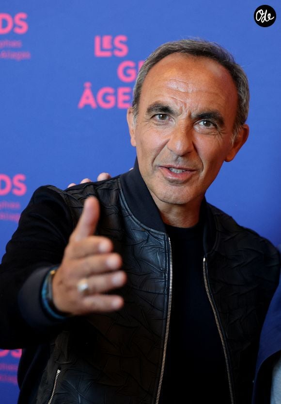 Nikos Aliagas - Vernissage de l'exposition "Les grands âges", photographies de Nikos Aliagas au musée de l'Homme à Paris le 7 avril 2026. © Dominique Jacovides/Bestimage