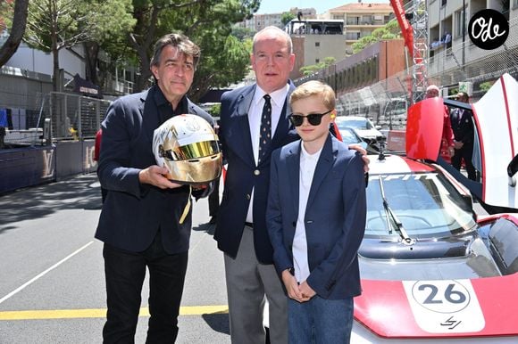 Le prince Albert II de Monaco et son fils le prince Jacques de Monaco, marquis des Baux avec Yannick Alléno lors du Formula 1 Louis Vuitton Grand Prix de Monaco 2026 le 7 juin 2026. © Bruno Bebert/Bestimage