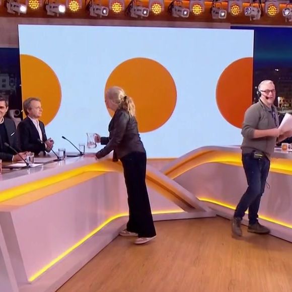 Damien Thévenot présente "Télématin" avec Johanna  Ghiglia en l'absence de Maya Lauqué.