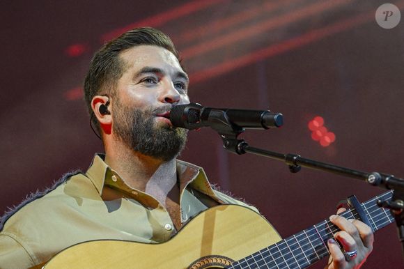 C’est à l’aide de sa main qu’il cachait le visage d’Eva Alba. La petite fille lui a alors demandé la raison de son geste. 

Concert de Kendji Girac a Dieppe (76) le 29 juillet 2025 - Photo by Tesson/ANDBZ/ABACAPRESS.COM