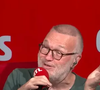 En effet, l'ancien compagnon d'Hugo Manos s'est présenté au micro de la station de radio le crane presque rasé.

Laurent Ruquier sur RTL pour présenter "Les Grosses têtes"