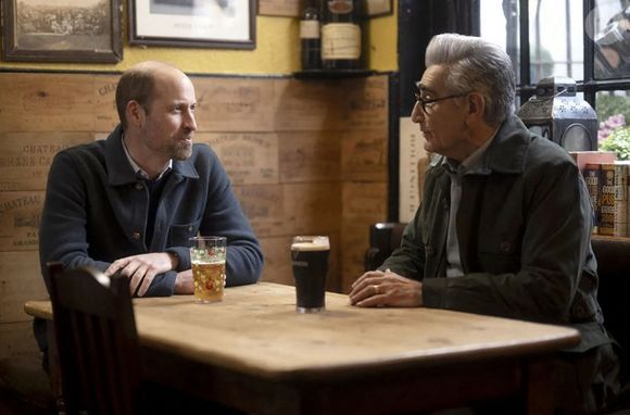Le prince de Galles a déclaré : "La vie est faite pour nous mettre à l’épreuve"

Le prince William avec Eugene Levy, de Schitt Creek dans un prochain épisode de la série Apple TV+ d'Eugene Levy, The Reluctant Traveler, intitulé Living the Royal Life in the UK.  Photo Backgrid UK/ Bestimage