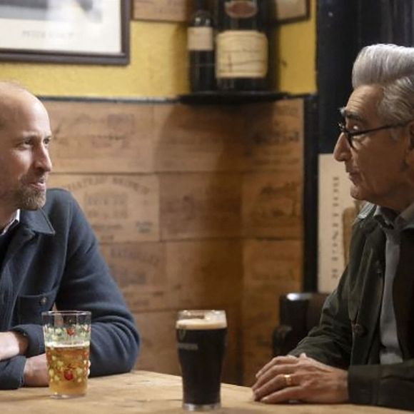 Le prince de Galles a déclaré : "La vie est faite pour nous mettre à l’épreuve"

Le prince William avec Eugene Levy, de Schitt Creek dans un prochain épisode de la série Apple TV+ d'Eugene Levy, The Reluctant Traveler, intitulé Living the Royal Life in the UK.  Photo Backgrid UK/ Bestimage
