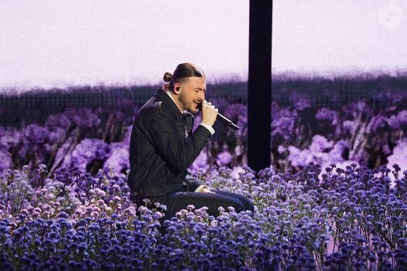 Difficile donc de dater précisément le moment où le chanteur est passé à l’acte. Une chose est sûre : aujourd’hui, le changement est officiel.

Pierre Garnier à la cérémonie des 41èmes Victoires de la Musique à la Seine Musicale à Boulogne-Billancourt le 13 février 2026.
© Coadic Guirec / Bestimage