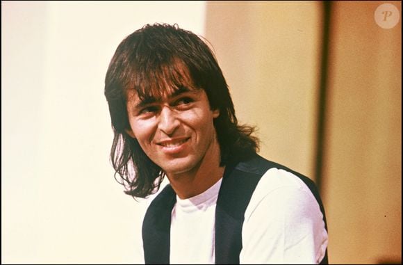 Jean-Jacques Goldman sur le plateau de l'émission "C'est encore mieux l'après-midi - 1985.