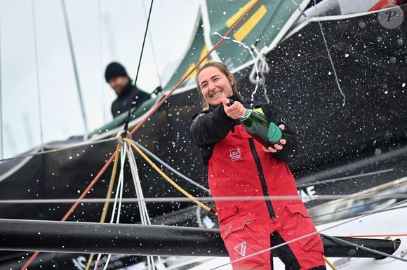 La skipper française Violette Dorange célèbre sur son monocoque Imoca Devenir sa 25e place dans la 10e édition du Vendée Globe, course à la voile en monocoque autour du monde, aux Sables-d'Olonne, dans l'ouest de la France, le 9 février 2025. Photo by Franck Castel/ABACAPRESS.COM