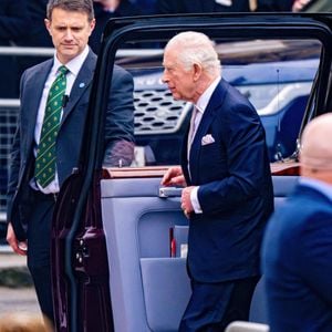 Le roi Charles III d'Angleterre - La famille royale britannique célèbre le 76ème Commonwealth Day à l'abbaye de Westminster à Londres, le 10 mars 2025.

Photo : Backgrid USA / Bestimage