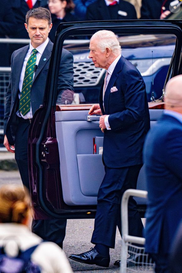 Le roi Charles III d'Angleterre - La famille royale britannique célèbre le 76ème Commonwealth Day à l'abbaye de Westminster à Londres, le 10 mars 2025.

Photo : Backgrid USA / Bestimage