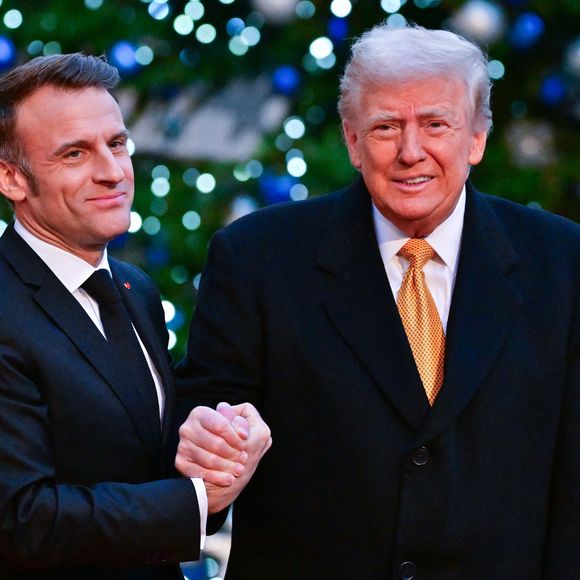 Et Donald Trump n'a pas tari d'éloges au sujet du futur roi d'Angleterre 

Le président français Emmanuel Macron recoit le président américain élu Donald Trump et le président ukrainien Volodymyr Zelenskiy au palais de l'Élysée après une réunion trilatérale dans le cadre des cérémonies de réouverture de la cathédrale Notre-Dame de Paris, cinq ans et demi après l'incendie, à Paris, France, le 7 décembre 2024. © Christian Liewig /Bestimage