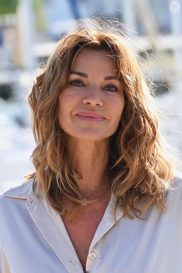 Elle a également remercié son mari pour sa patience, son sourire ainsi que son âme. Amoureuse, elle a conclu son message par un "Je t'aime".

Ingrid Chauvin assiste au Demain Nous Appartient lors du 26ème Festival de la Fiction de La Rochelle le 14 septembre 2024 à La Rochelle, France. Photo par Franck Castel/ABACAPRESS.COM