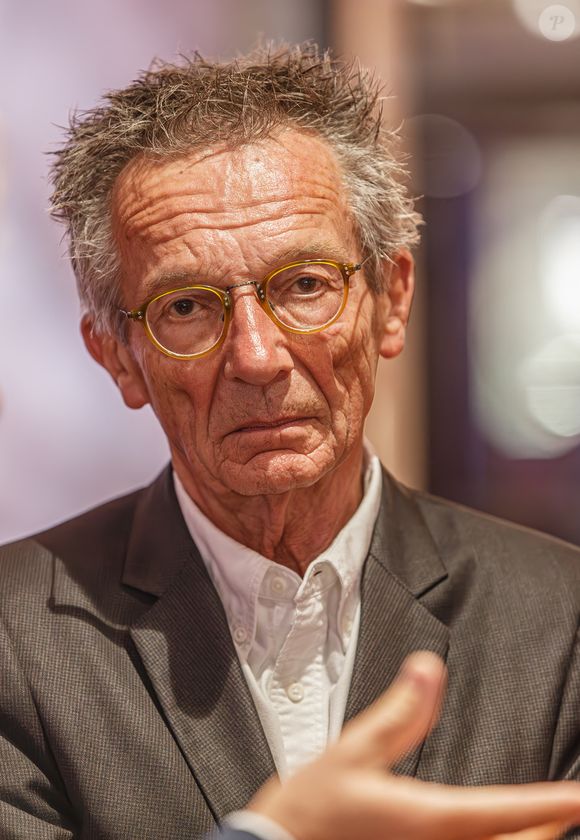 Et il a fait une étonnante révélation quant à leurs véritables rapports.

Exclusif - Patrice Leconte au Festival CineComédies à Lille le 14 octobre 2023.
© Stephane Vansteenkiste/ Bestimage
