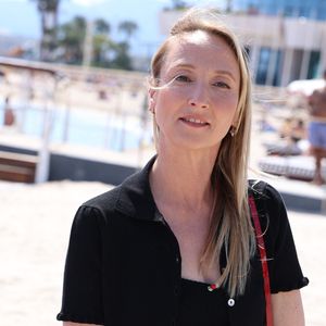 L'entrepreneur a aussi enregistré "100% de croissance du CA par an sur les 3 premières années".
Audrey Lamy lors de la 9ème édition de "CanneSeries" sur la plage du Majestic à Cannes, le 25 avril 2026.
© Denis Guignebourg / Bestimage