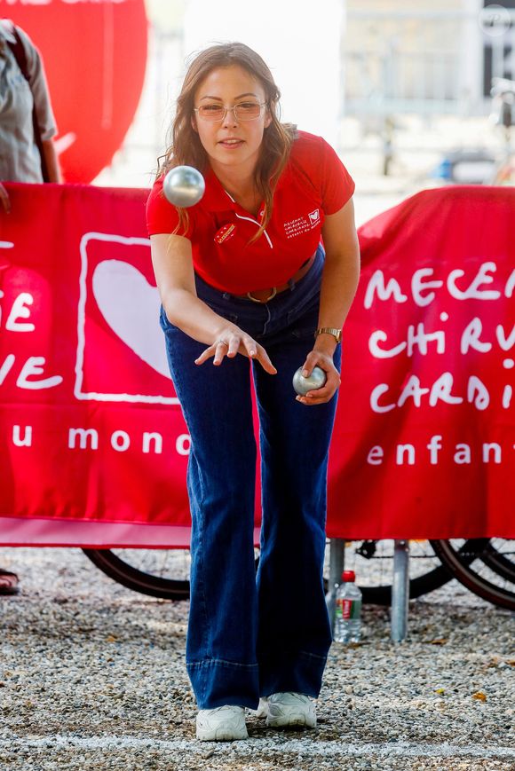 Exclusif -   Dounia Coesens - Pétanque du coeur dans le cadre le la 20ème édition de "l'étape du coeur" de l'association "Mécénat Chirurgie Cardiaque" (MCC) lors du tour de France 2023 au Fan Club de Bordeaux, France, le 06 juillet 2023. © Christophe Clovis / Bestimage