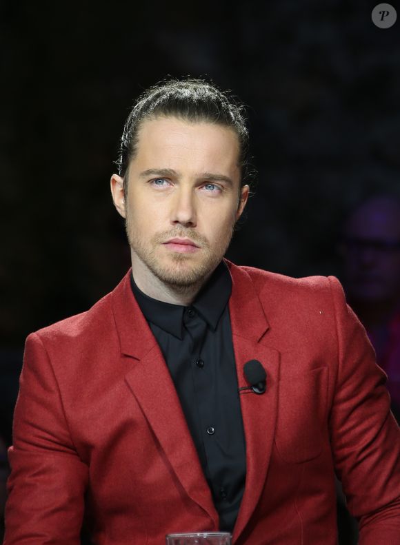 Un havre de paix au milieu de la nature qui l'a toujours fait rêver.

Exclusif - Julien Doré à l'enregistrement de l'émission "On n'est pas couché" à la Villa Domergue lors du 70ème Festival International du Film de Cannes, le 24 mai 2017. 

Photo : Denis Guignebourg / Bestimage