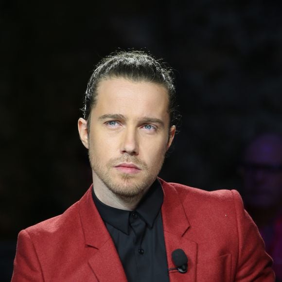 Un havre de paix au milieu de la nature qui l'a toujours fait rêver.

Exclusif - Julien Doré à l'enregistrement de l'émission "On n'est pas couché" à la Villa Domergue lors du 70ème Festival International du Film de Cannes, le 24 mai 2017. 

Photo : Denis Guignebourg / Bestimage