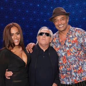 Elle a donc deux nationalités.

Amel Bent, Gilbert Montagné, Yannick Noah - Dans les coulisses - Enregistrement de l'émission « La boîte à secrets 13 », présentée par F. Bollaert, et diffusée le 21 octobre 2022sur France 3. © Jack Tribeca / Bestimage