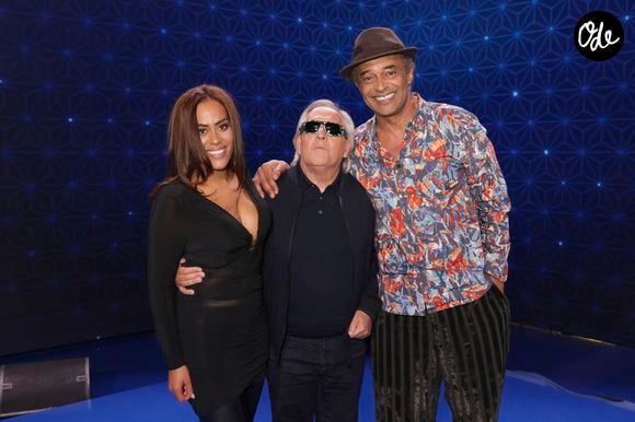Elle a donc deux nationalités.

Amel Bent, Gilbert Montagné, Yannick Noah - Dans les coulisses - Enregistrement de l'émission « La boîte à secrets 13 », présentée par F. Bollaert, et diffusée le 21 octobre 2022sur France 3. © Jack Tribeca / Bestimage