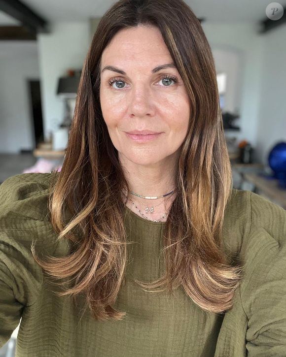 Elle évoque le 42ᵉ traitement de chimiothérapie et décrit avec sensibilité les étapes difficiles de cette longue épreuve.

Véronika Loubry, Instagram