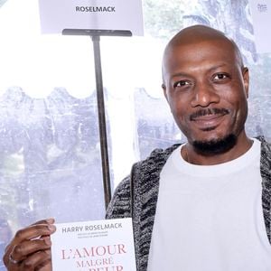 Pour lui, le sport s’inscrit dans une démarche plus large de discipline, d’épanouissement et d’amour de soi.
Harry Roselmack lors de la 3ème édition du salon du livre à Saint-Germain-des-Prés "Des pages avant la plage" à Paris le 6 juin 2026.
© Cédric Perrin / Bestimage