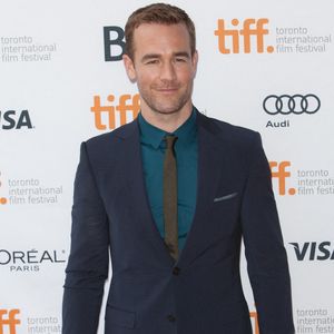 Nashville, TN FILE PHOTOS James Van Der Beek, la star de la série pour adolescents des années 1990 "Dawson's Creek", est décédé mercredi à l'âge de 48 ans après une bataille contre le cancer, a annoncé sa femme sur les médias sociaux.
Photo : Backgrid USA / Bestimage