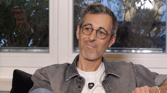 Alors, pour ne pas quitter ni perturber sa chienne, il a pris une grande décision.

Michael Goldman sur Youtube