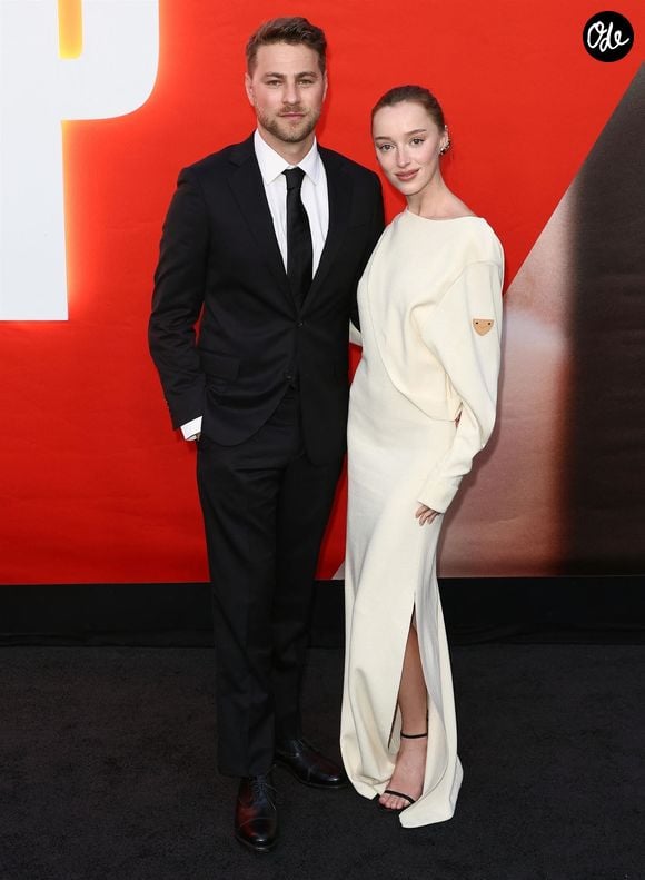 Phoebe Dynevor et Cameron Fuller à l'avant-première de "Drop" à Hollywood.

© Bestimage