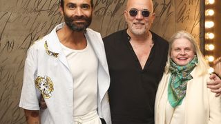 Isabelle Nanty avec le sourire, entourée de Pascal Obispo, Amel Bent et Ycare pour une belle soirée dans une salle emblématique de Paris