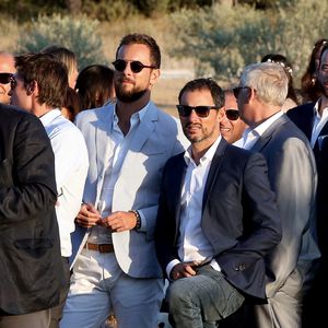 Exclusif - Marc-Olivier Fogiel et son mari François Roelants - Cérémonie religieuse - Mariage de Benjamin Castaldi et Aurore Aleman au Mas de La Rose à Eygalières, le 27 août 2016. © Jacovides-Moreau/Bestimage