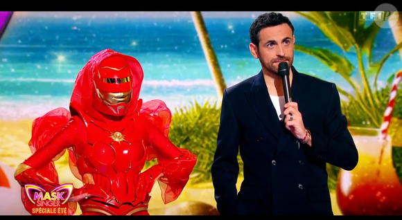 Show, télé, musique...Une véritable star. 

L'Impératrice dans "Mask Singer", capture d'écran TF1