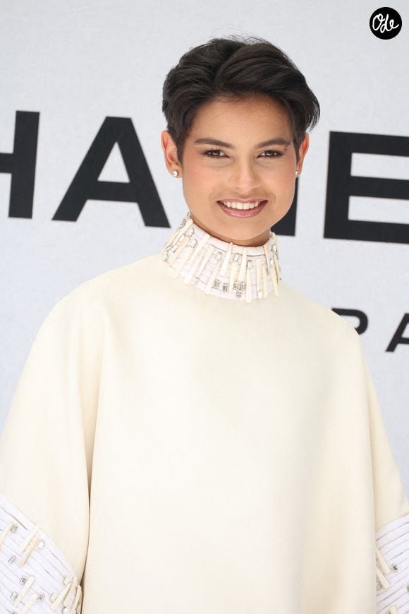 Eve Gilles assiste au défilé de haute couture automne-hiver 2025/2026 de Stéphane Rolland dans le cadre de la Fashion Week de Paris, à Paris, en France, le 8 juillet 2025. Photo de Jérôme Domine/ABACAPRESS.COM