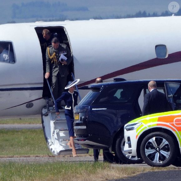 Le prince William et son épouse Kate Middleton à l'aéroport de Glasgow en Écosse, le 22 mai 2025.  Backgrid UK/ Bestimage