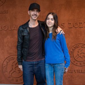 Calogero et sa fille Nina Maurici au Village pendant les Internationaux de France de Tennis Roland Garros 2022 le 01 juin 2022 à Paris, France. Photo de Nasser Berzane/ABACAPRESS.COM