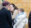 Les obsèques d'Emile Soliel ont eu lieu à Saint-Maximin-la-Sainte-Baume dans le Var. Sa petit soeur était là
Marie Soleil, la maman du petit Émile avec sa fille Alaïs dans les bras quittant les obsèques de son fils à Saint-Maximin dans le Var. Photo par Shootpix/ABACA