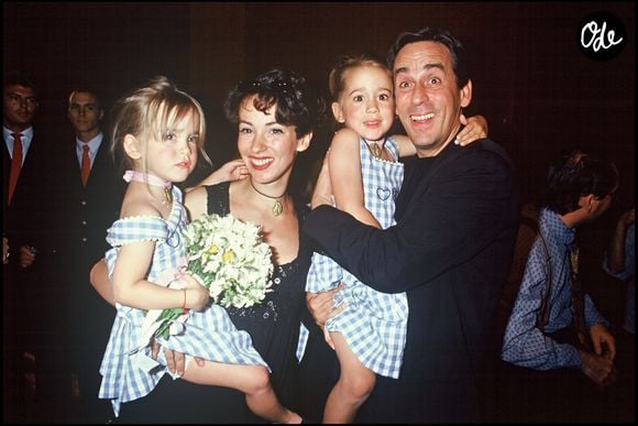 Thierry Ardisson avec Béatrice Loustalan et ses deux filles, Manon et Ninon.
© Rindoff-Garcia / Bestimage