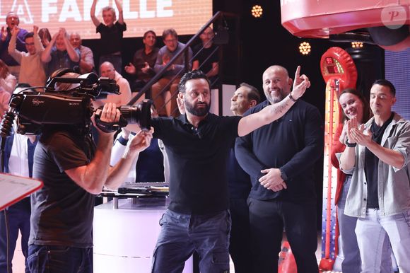 Exclusif - Cyril Hanouna, Tibo InShape lors de l'émission Tout Beau Tout N9uf (TBT9) présenté par C.Hanouna et diffusé en direct sur W9 le 24 octobre 2025.

© Jack Tribeca / Bestimage