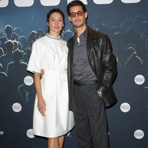 Pierre Niney a tenu à alerter sur la difficulté, même pour les adultes, de distinguer le vrai du faux à l’ère de l’IA…

Pierre Niney et sa compagne Natasha Andrews - Avant-première de la série "Gourou" au cinéma Pathé Palace à Paris le 26 janvier 2026. © Coadic Guirec/Bestimage