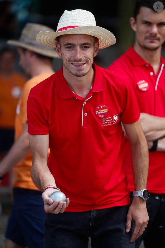 Exclusif -   Dorian Louvet (Koh Lanta) - Pétanque du coeur dans le cadre le la 20ème édition de "l'étape du coeur" de l'association "Mécénat Chirurgie Cardiaque" (MCC) lors du tour de France 2023 au Fan Club de Bordeaux, France, le 06 juillet 2023. © Christophe Clovis / Bestimage