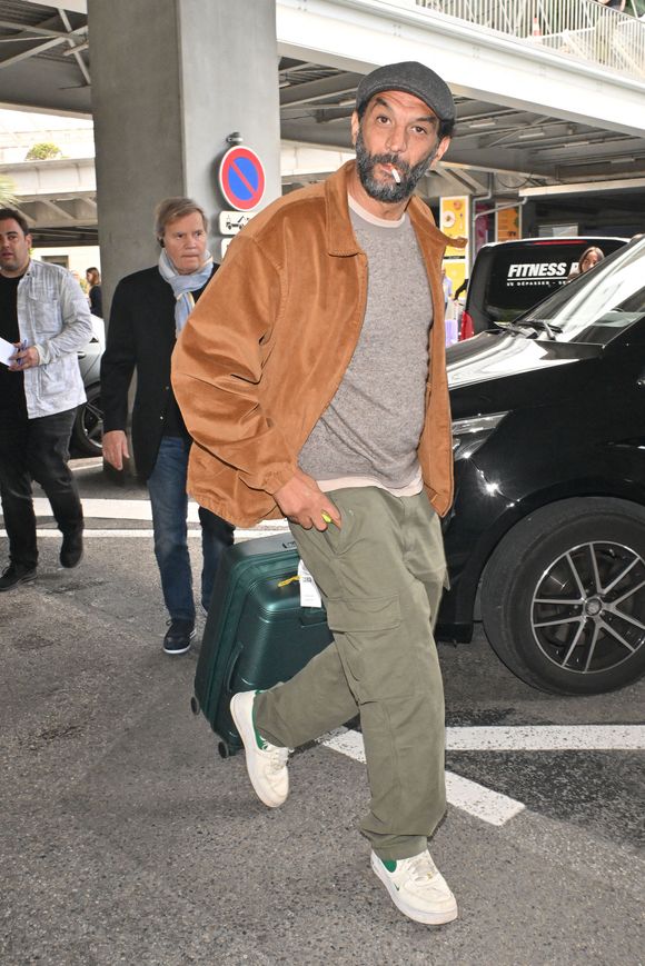 Ramzy Bedia arrive à l'aéroport de Nice après le 76e Festival de Cannes à Nice, France, le 17 mai 2023. Photo by Julien Reynaud/APS-Medias/ABACAPRESS.COM
